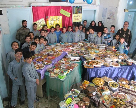 برگزاری جشنواره غذای سالم در آموزشگاه